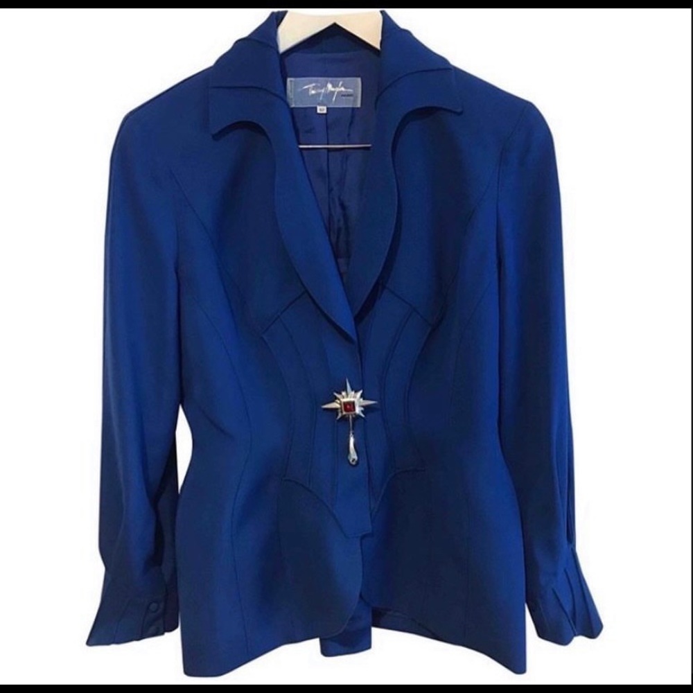 WANTED ISO , this Thierry Mugler blazer jacket